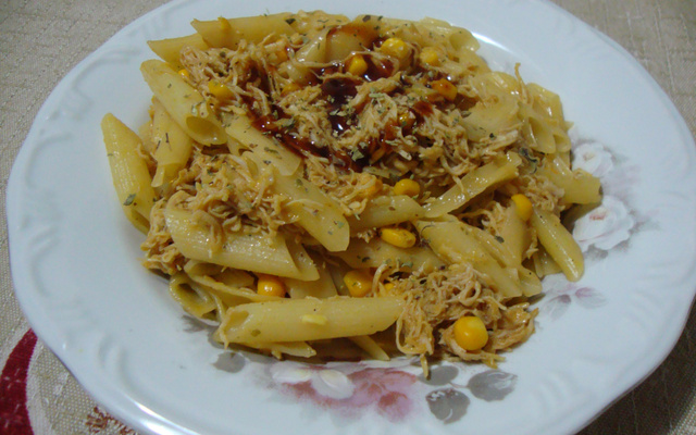 Macarrão da Nan (frango e barbecue)