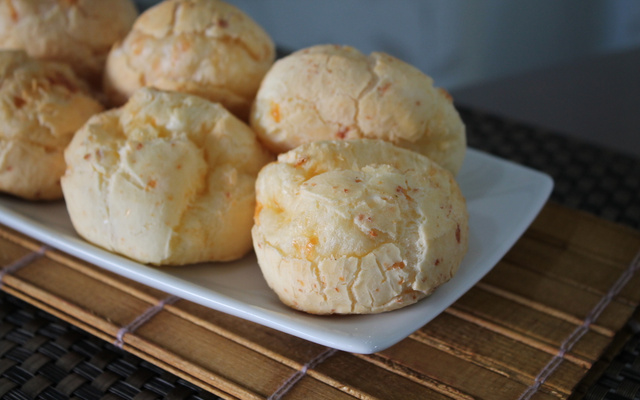 Pão de queijo de padaria
