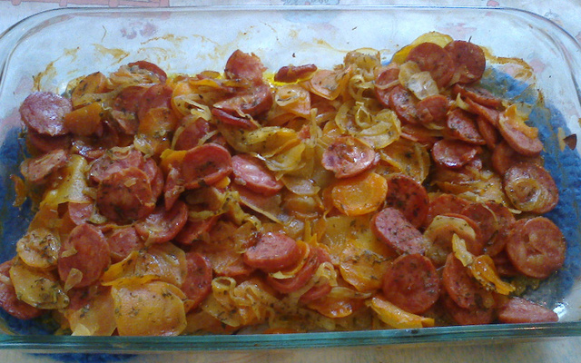 Batatas com lingüiça