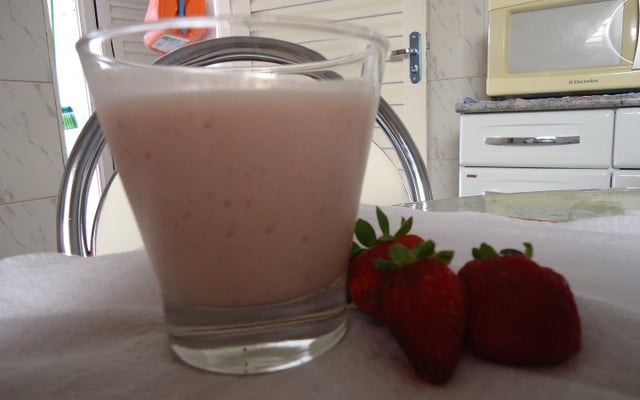 Smoothie de banana e morango