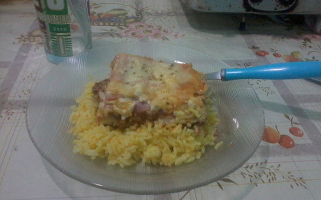 Lasanha com frango ao molho branco