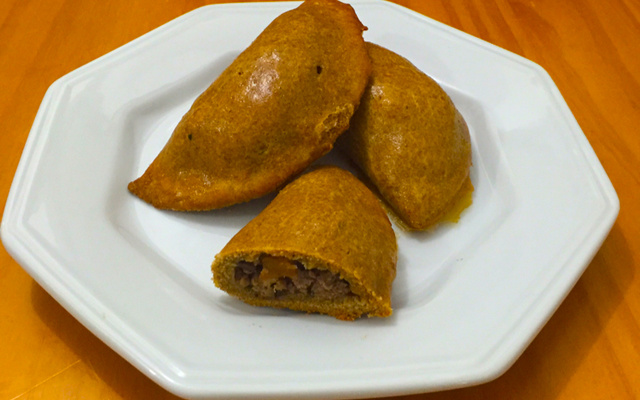 Pastel de farinha integral assado