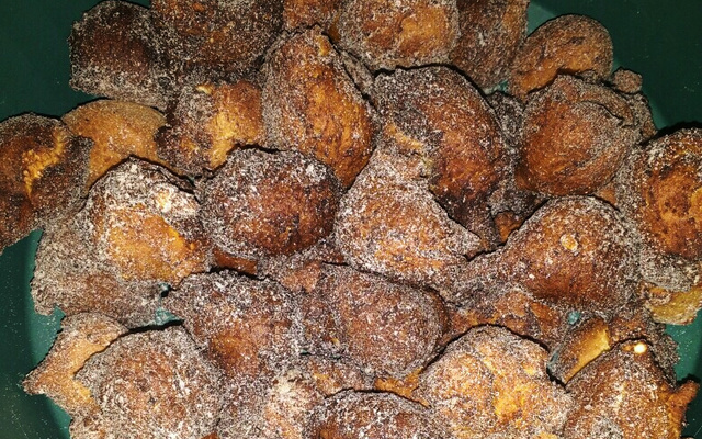 Bolinho frito de leite condensado
