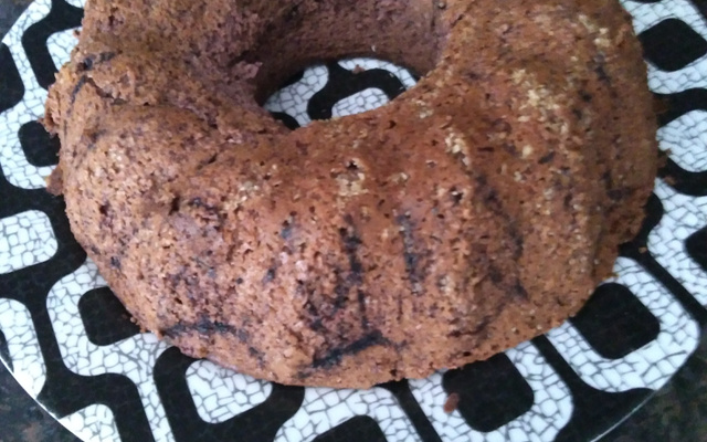 Bolo de jabuticaba sem glúten e sem leite