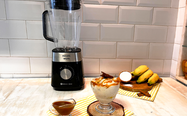 Sorvete de banana com caramelo de canela