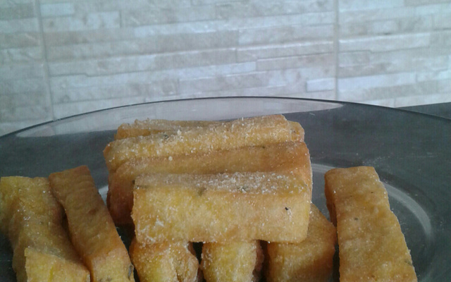 Polenta frita crocante