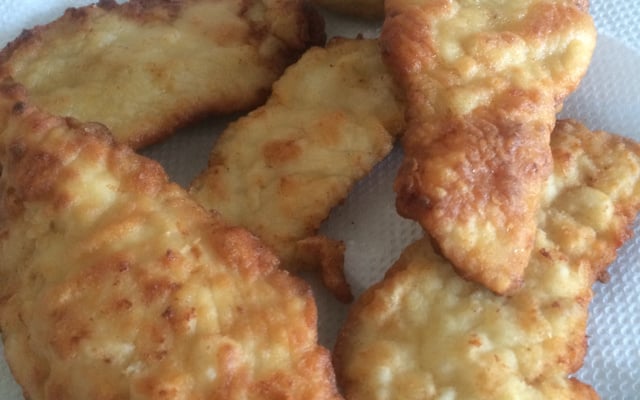 Peito de frango frito com farinha de trigo fácil e muito saboroso