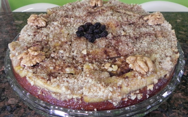 Bolo integral de banana com castanha, nozes e passas