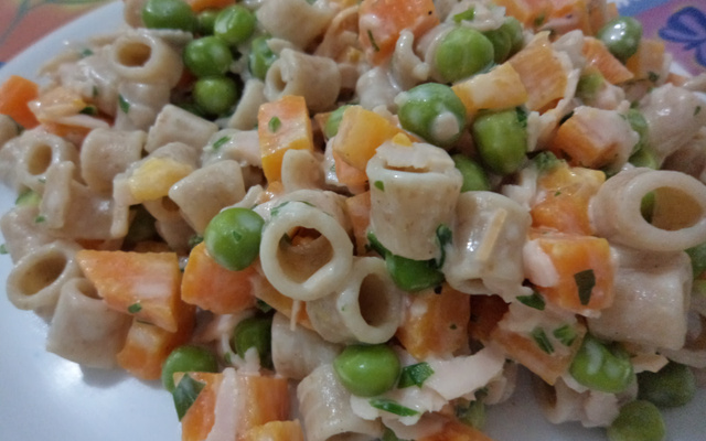 Macarrão integral com molho parisiense light