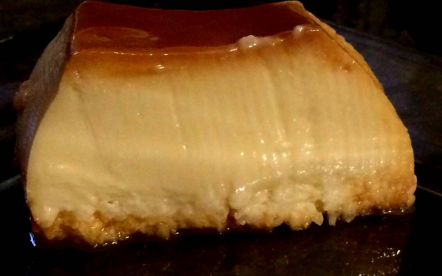 Pudim de leite condensado com leite de coco