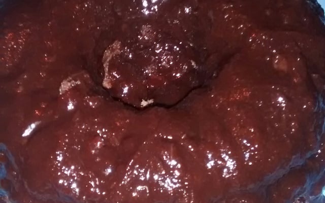 Bolo de chocolate com calda quente