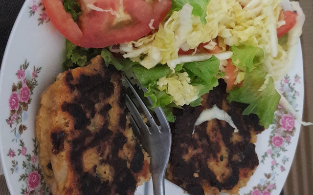 Hambúrguer vegano de grão de bico