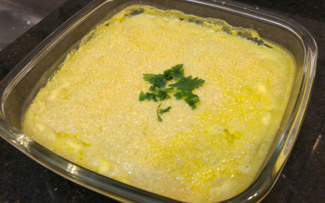 Filé de frango com creme de ervilha