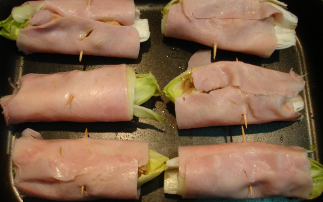 Barcas de endívias a rolê