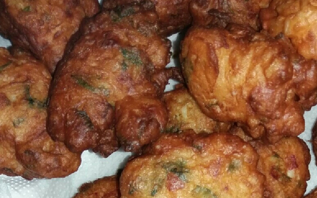 Bolinho de arroz com calabresa