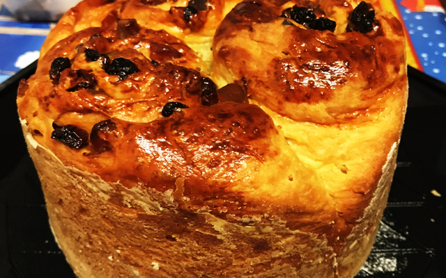 Rosca de frutas cristalizadas com uva passas