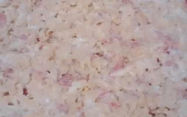 Macarrão com presunto e molho branco