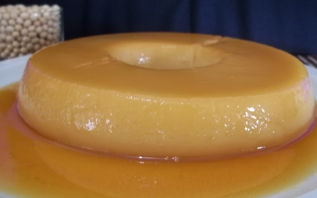 Pudim de leite de soja