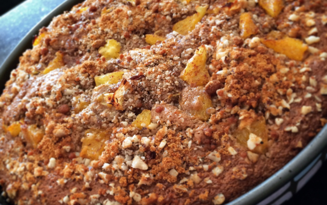 Bolo integral com castanha-do-Pará e laranja