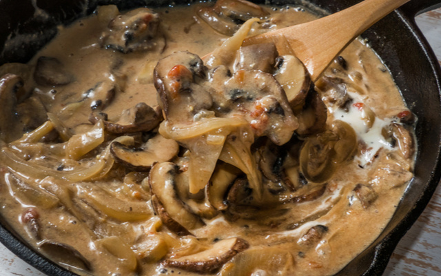 Estrogonofe de bifinhos do cachaço