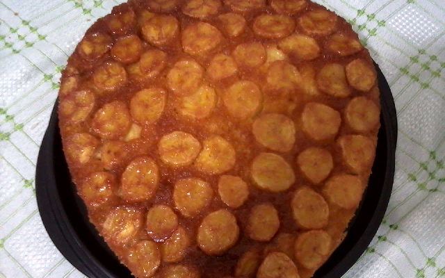 Bolo de banana caramelado