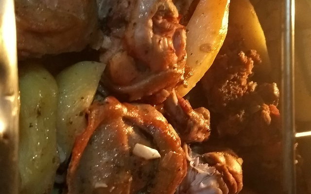 Frango assado na cerveja - chef Vitor Monteiro