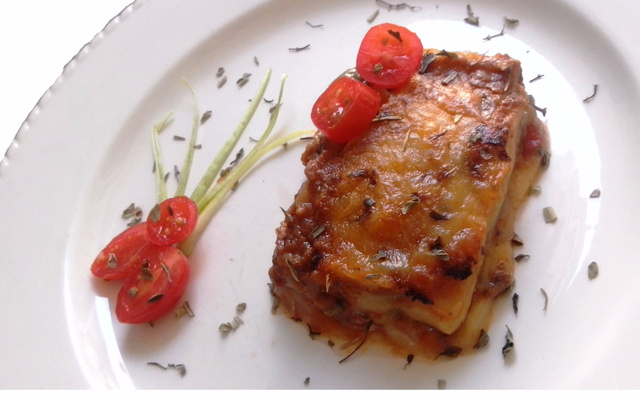 Lasanha de berinjela com biomassa de banana verde