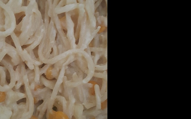 Macarrão com frango e molho branco