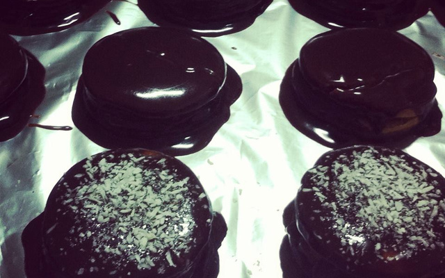 Alfajor de doce-de-leite à Laura