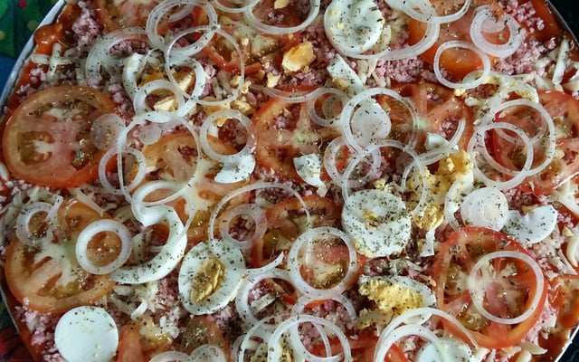 Pizza de sardinha da Tatá