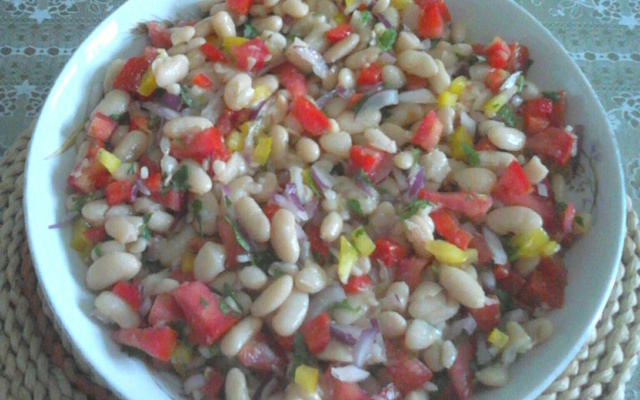 Salada de feijão branco