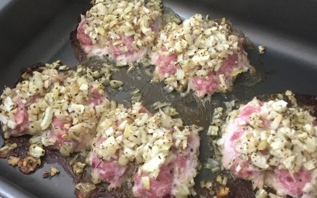 Linguiça temperada no forno