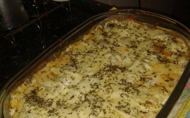 Escondidinho de batata e carne seca com catupiry