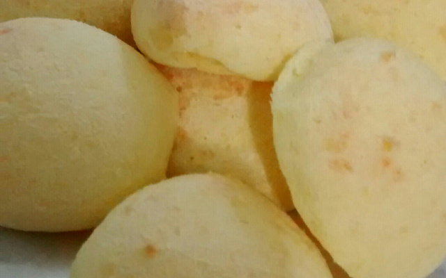 Pão de queijo caseiro saboroso