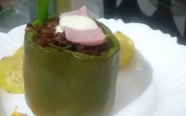 Pimentão recheado com carne moída
