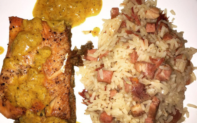 Salmão com molho de maracujá