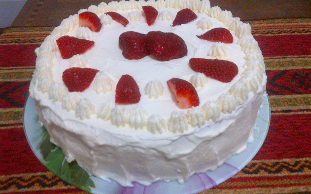 Bolo de morango com chantilly