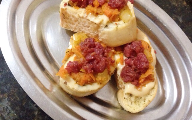 Bruscheta de linguiça