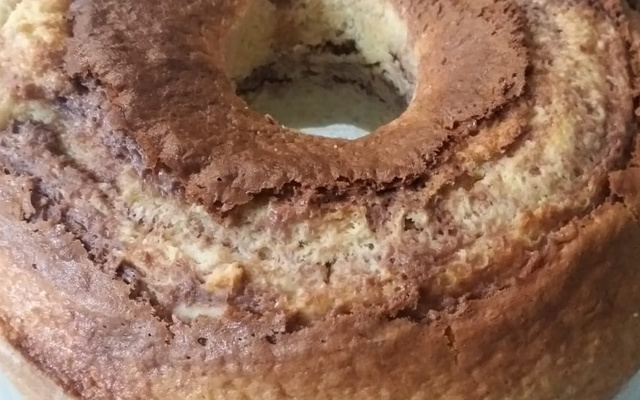 Bolo mesclado simples e rápido da Lary