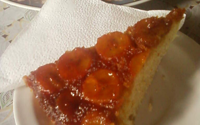 Bolo de banana e aveia caramelado