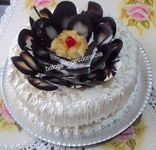 Bolo cremoso de abacaxi