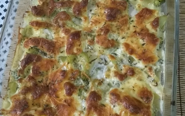 Gratinado de batata e brócolis