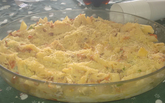 Macarrão ao forno com bacon e mussarela
