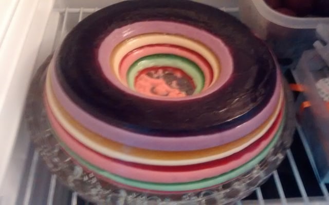 Gelatinas coloridas em camadas