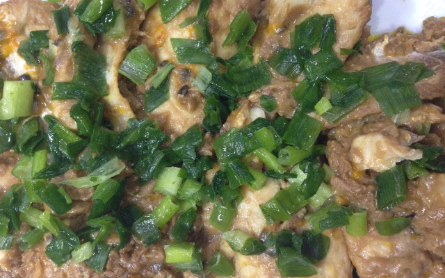 Peixe com molho oriental de maracujá