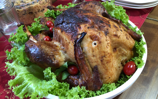 Peru macio e suculento de maionese