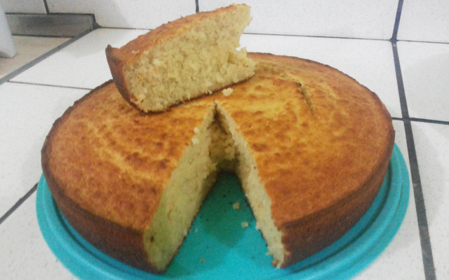 Bolo de aipim com farinha de trigo