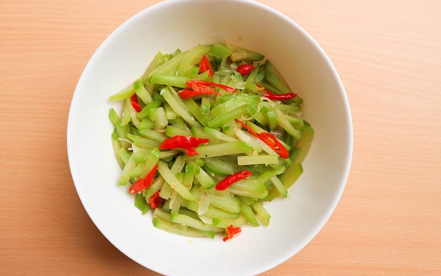 Chuchu refogado simples