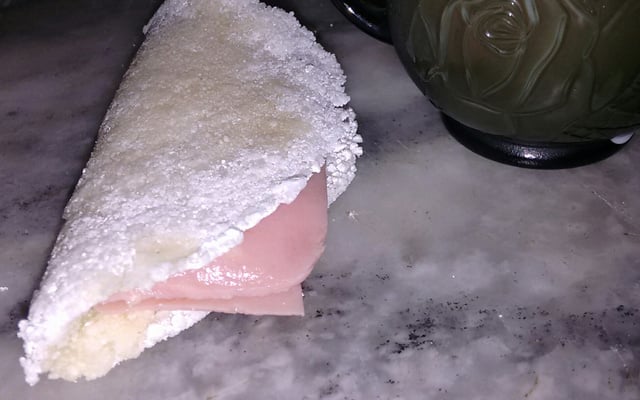 Tapioca com queijo e presunto