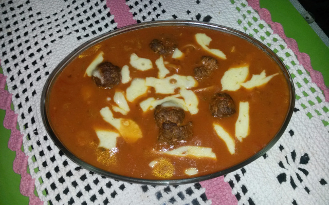 Espaguete com almôndegas